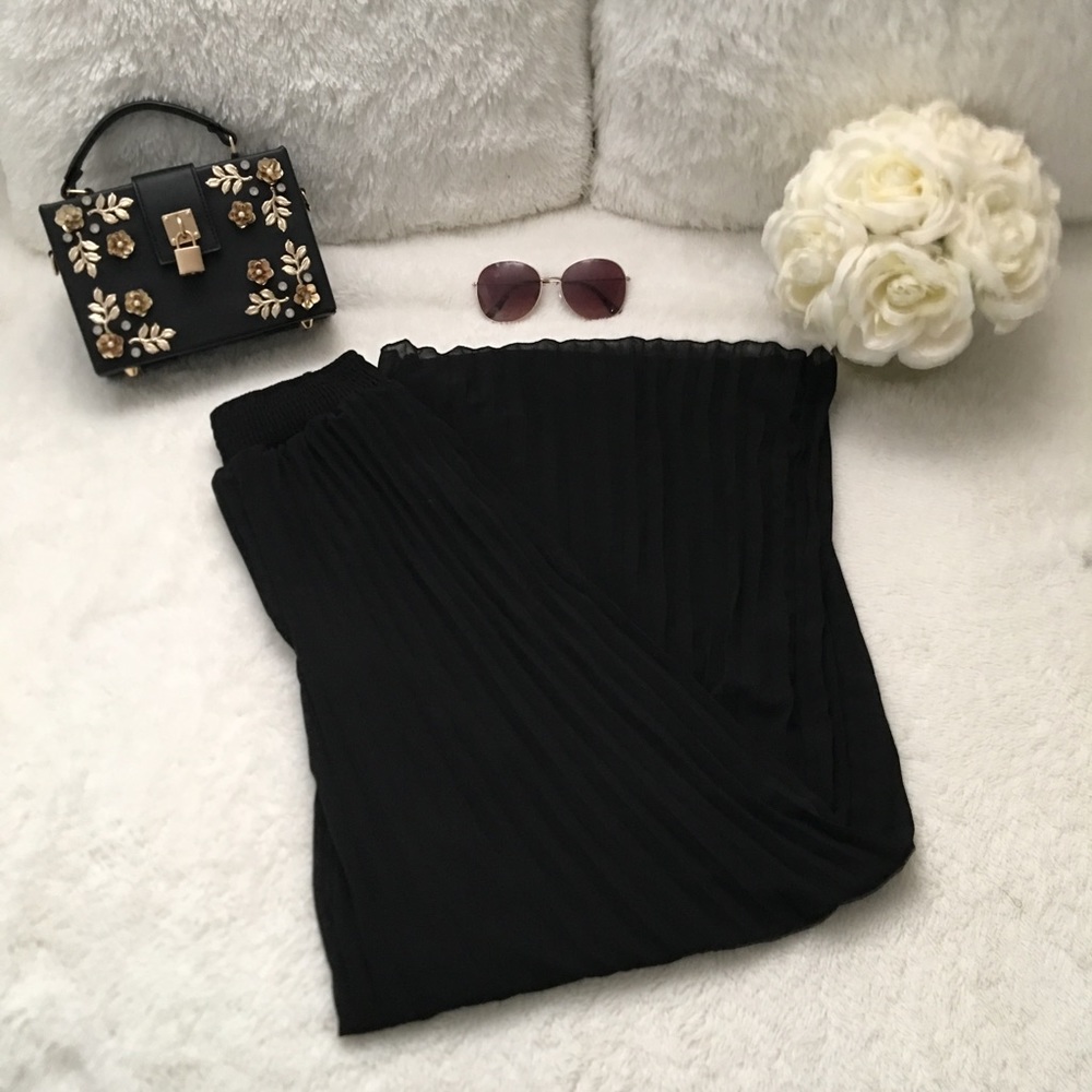 Pleated Palazzo Pants NWOT